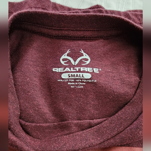 Realtree Outfitters small - Picture 2 of 2